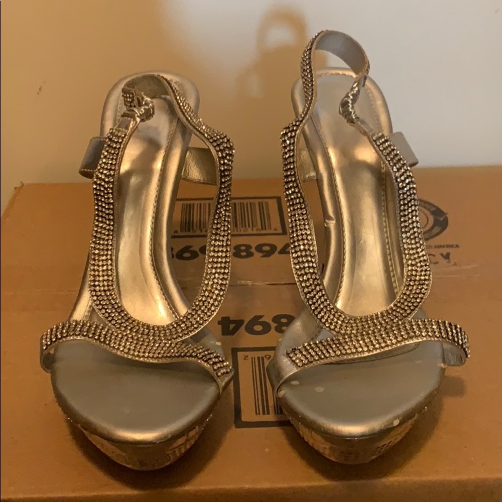 Mochi 8.5 diamond silver heels